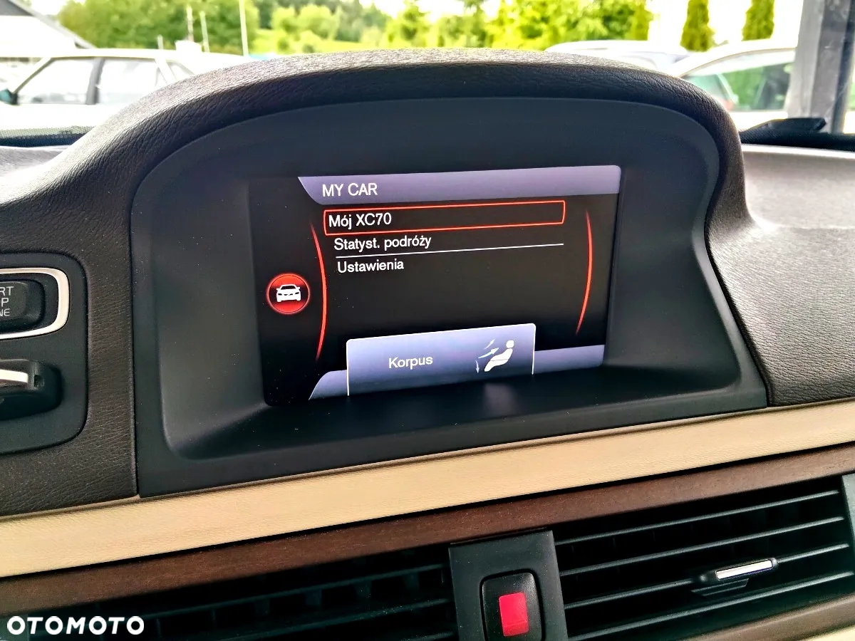 Volvo XC 70 D5 AWD Summum - 12
