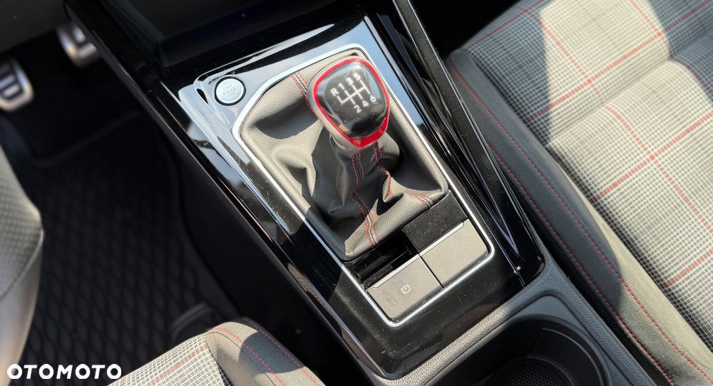 Volkswagen Golf 2.0 TSI OPF GTI - 24
