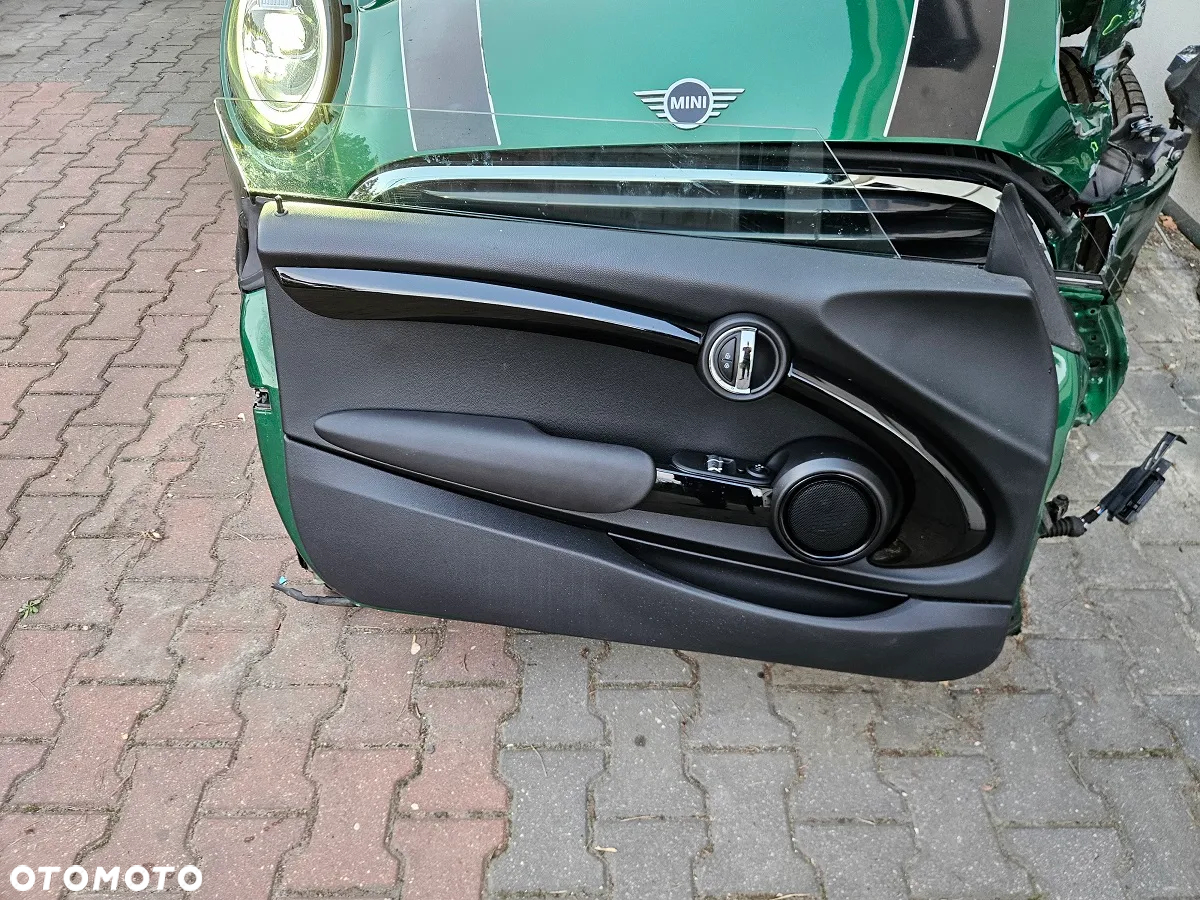 MINI Cooper Seven Chili - 13