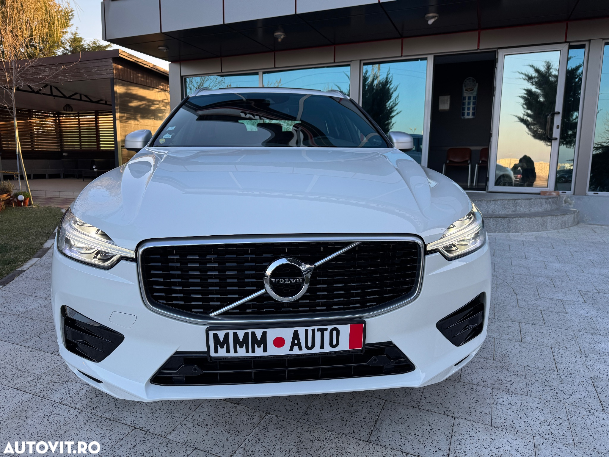 Volvo XC 60 D4 AWD R-Design - 11