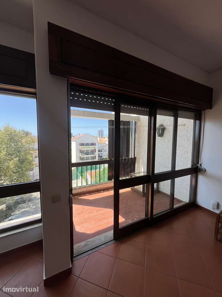 T1 com aproveitamento de sótão e varanda, em Cascais - Grande imagem: 2/14