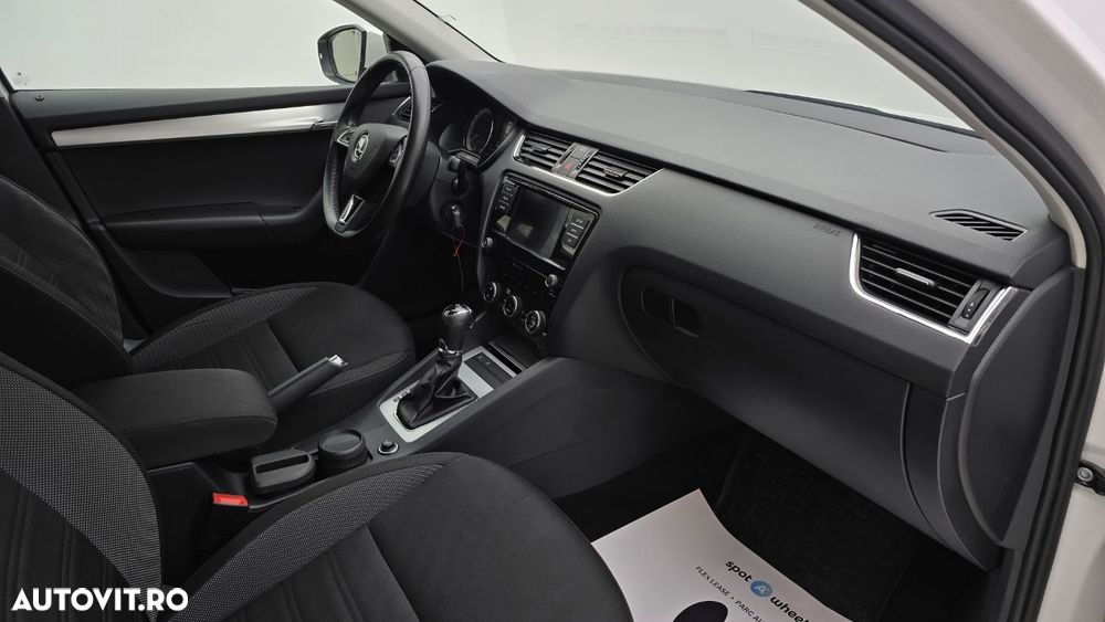 Skoda Octavia 1.6 TDI DSG Ambition - 20