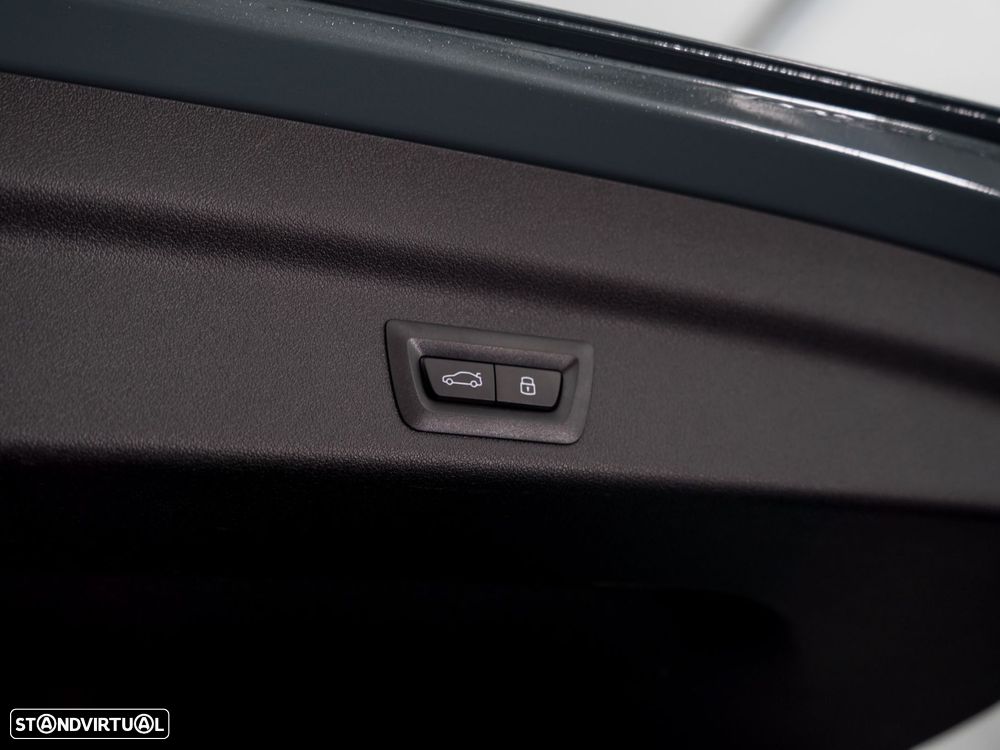 BMW iX1 eDrive20 xLine - 12