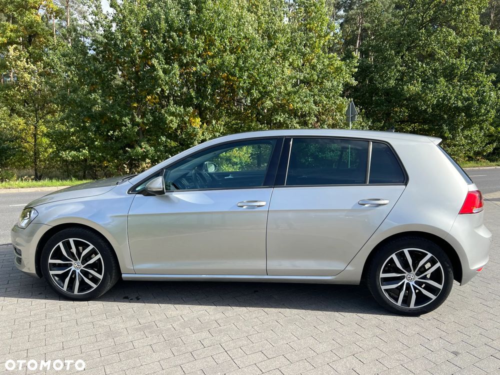 Volkswagen Golf - 5