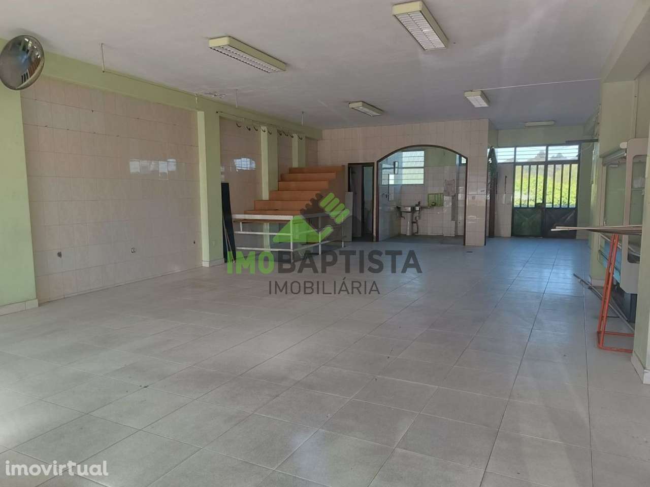 Loja com 2 espaços comerciais em Lourosa - Grande imagem: 2/11