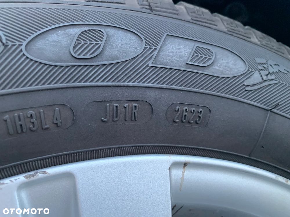 Toyota Urban Cruiser 1.4 D-4D 4x4 - 19