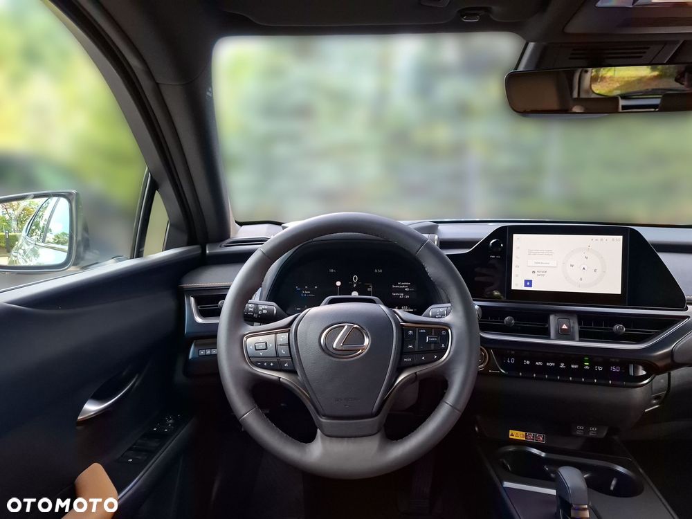 Lexus UX 300h Business - 27