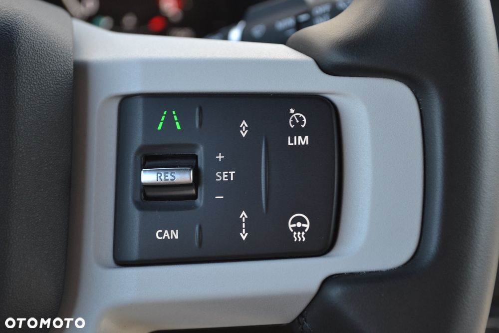 Land Rover Defender 110 D300 X-Dynamic SE - 27