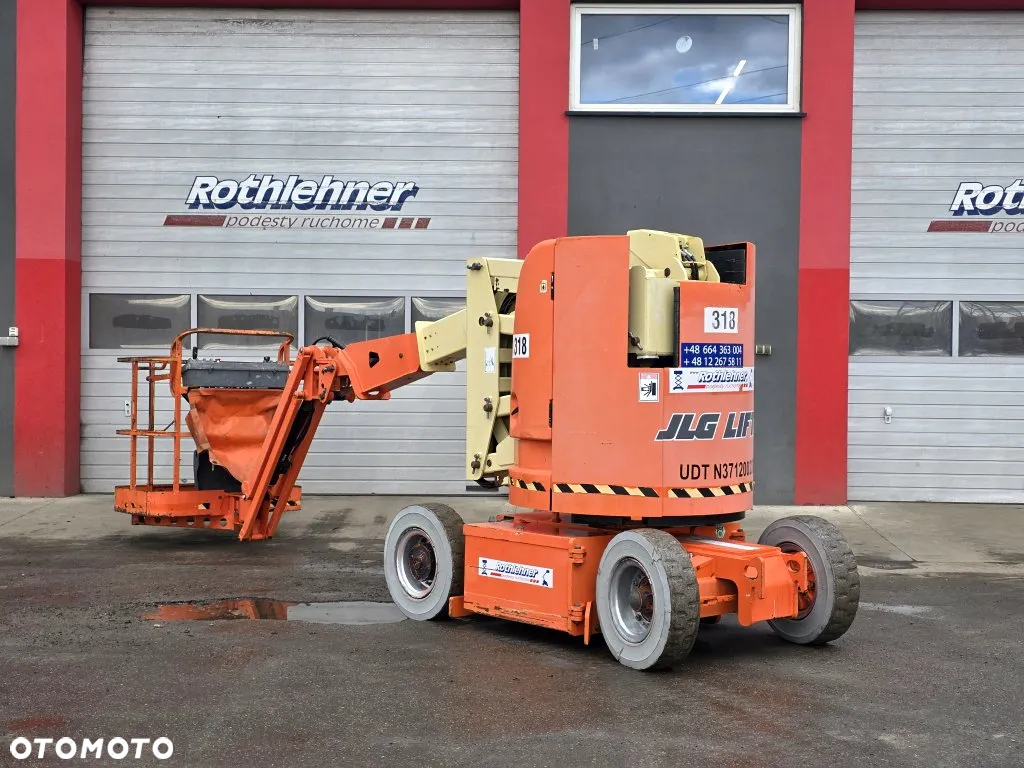 JLG 300AJP - 4