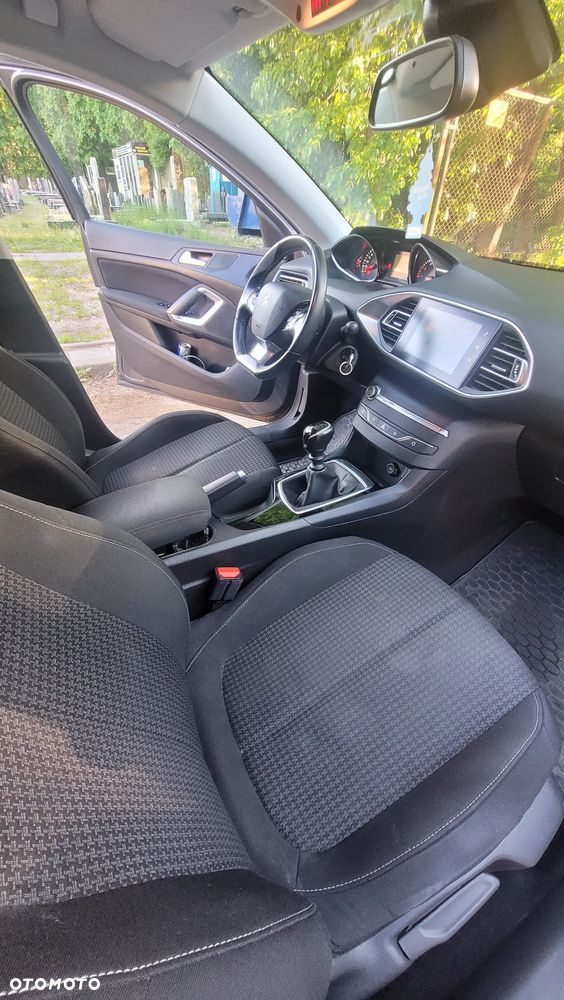 Peugeot 308 1.2 PureTech Allure S&S - 11