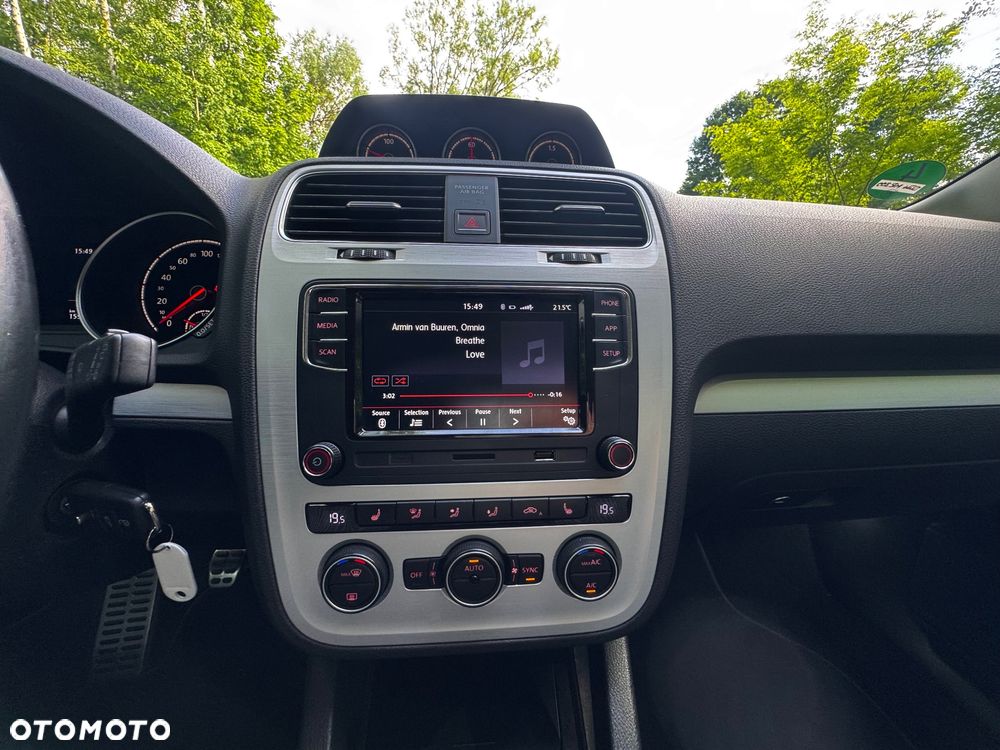 Volkswagen Scirocco 2.0 TDI Blue Motion Technologie Club - 16