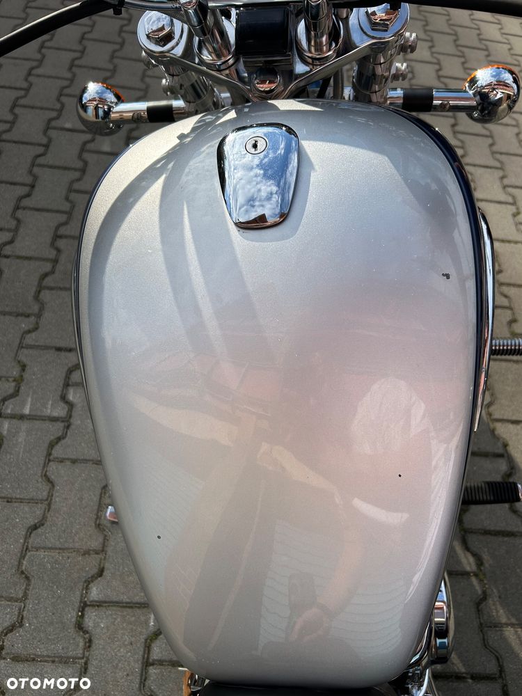 Suzuki Intruder - 9