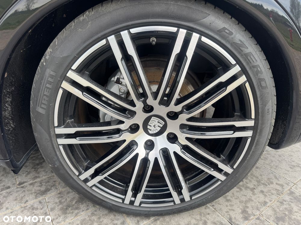 Porsche Cayenne - 6