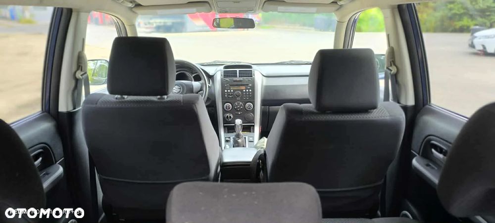Suzuki Grand Vitara 2.0 - 18