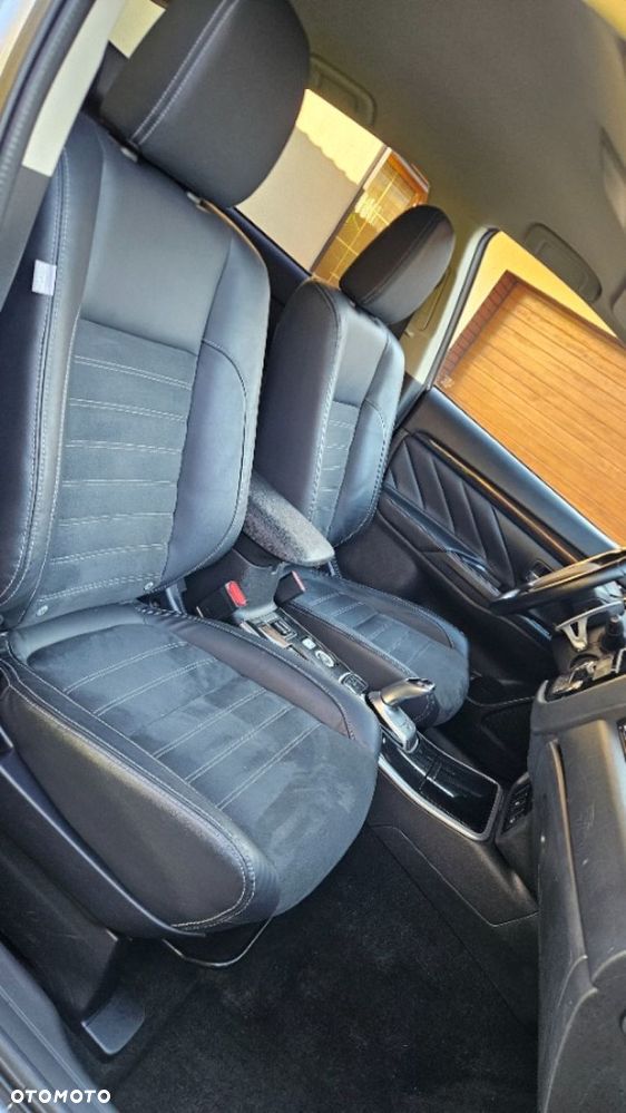 Mitsubishi Outlander - 27