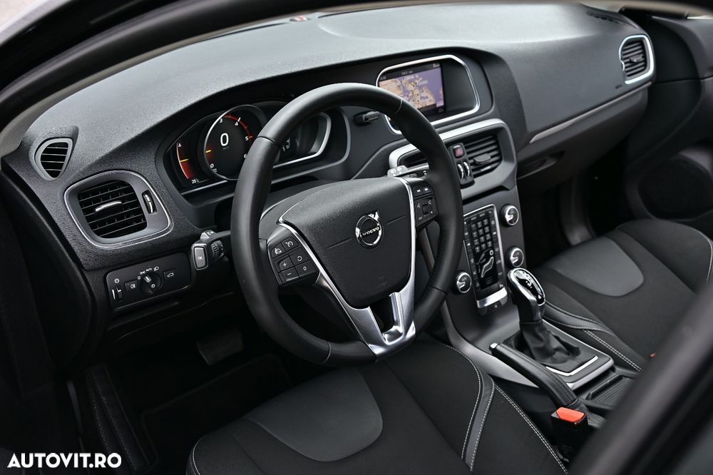Volvo V40 - 18