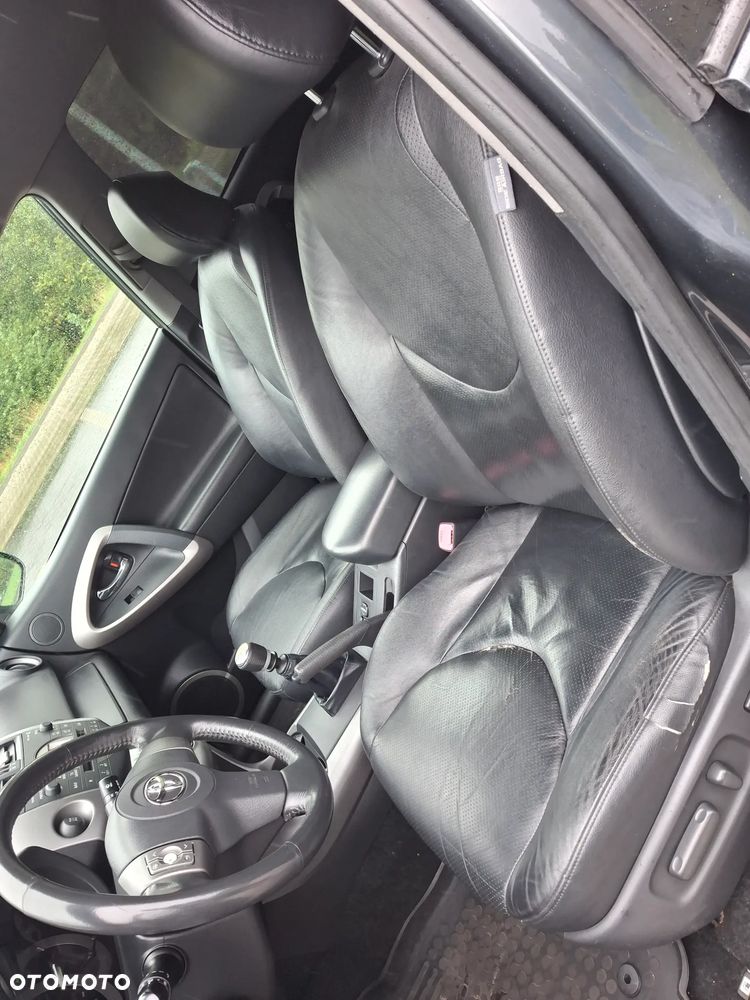 Toyota RAV4 - 12