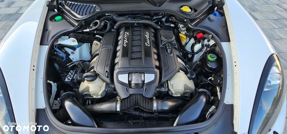 Porsche Panamera Turbo - 33