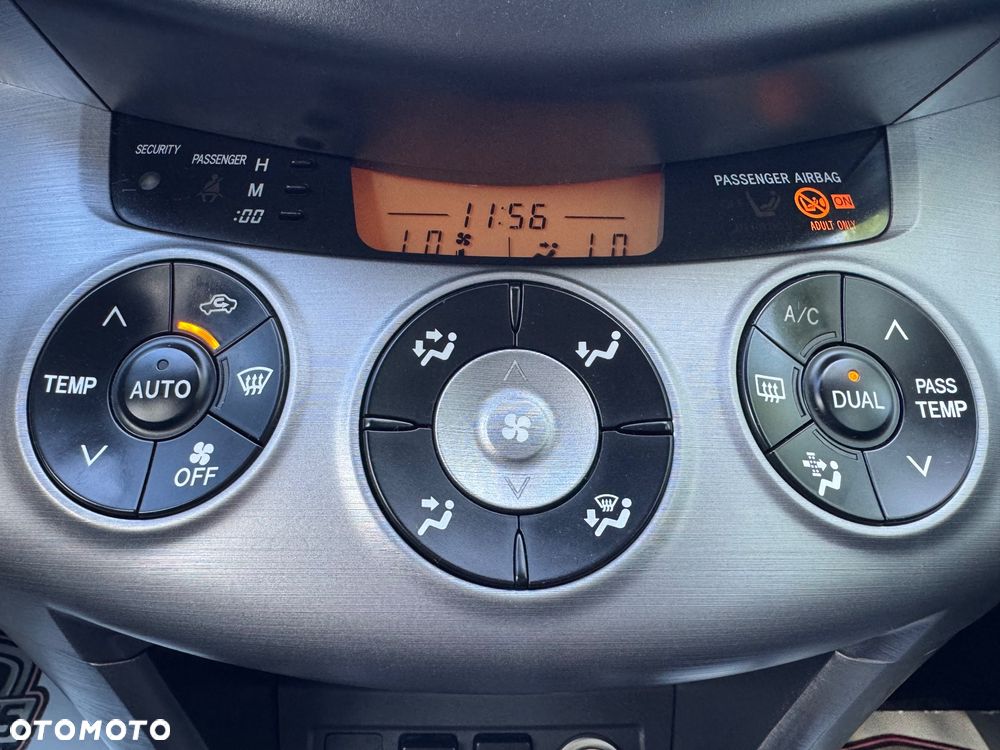 Toyota RAV4 - 27