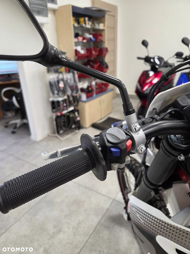 Barton FRX 125 - 19