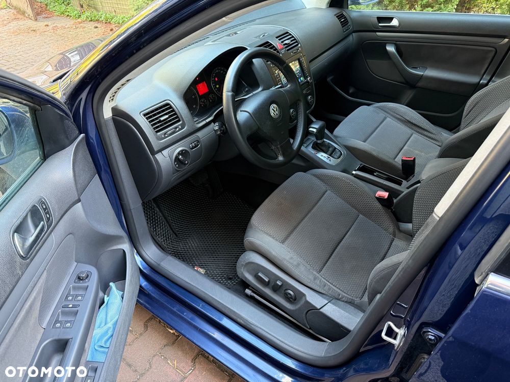 Volkswagen Jetta 2.0 TDI Comfortline DSG - 23