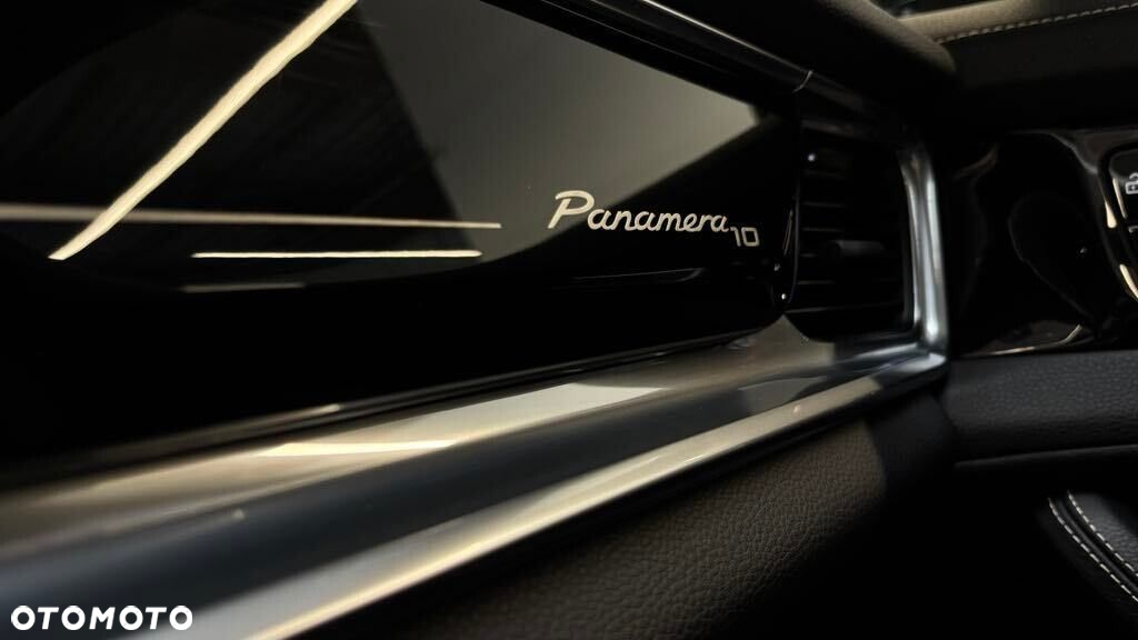 Porsche Panamera - 32