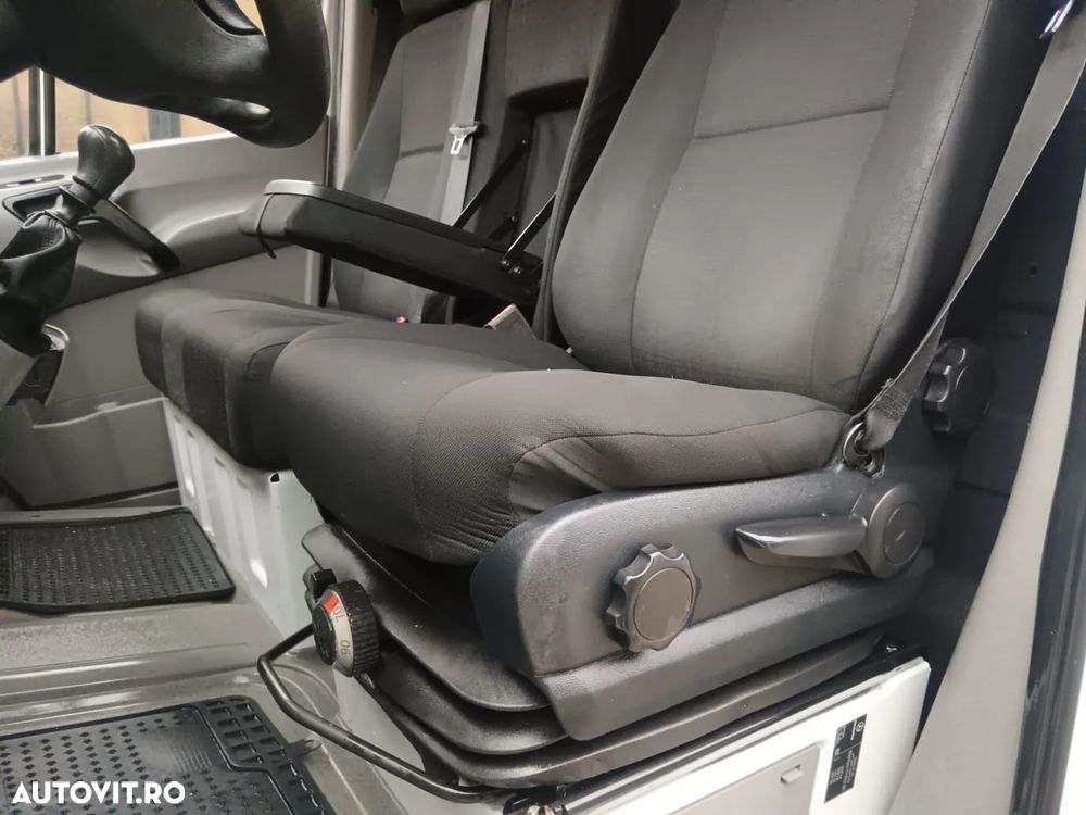 Mercedes-Benz Sprinter - 16