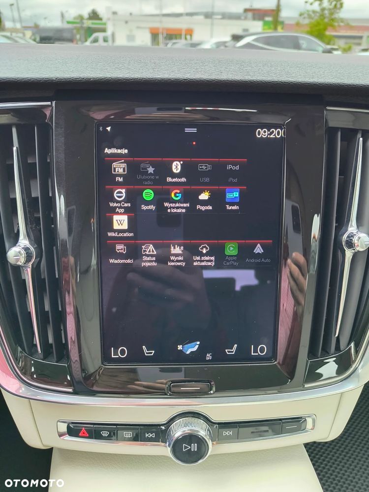 Volvo V90 D4 Momentum Pro - 34