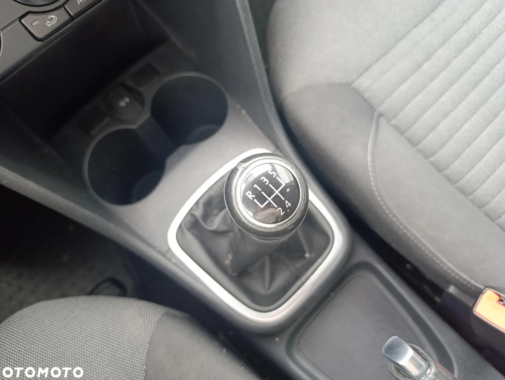 Volkswagen Polo 1.4 16V Comfortline - 14