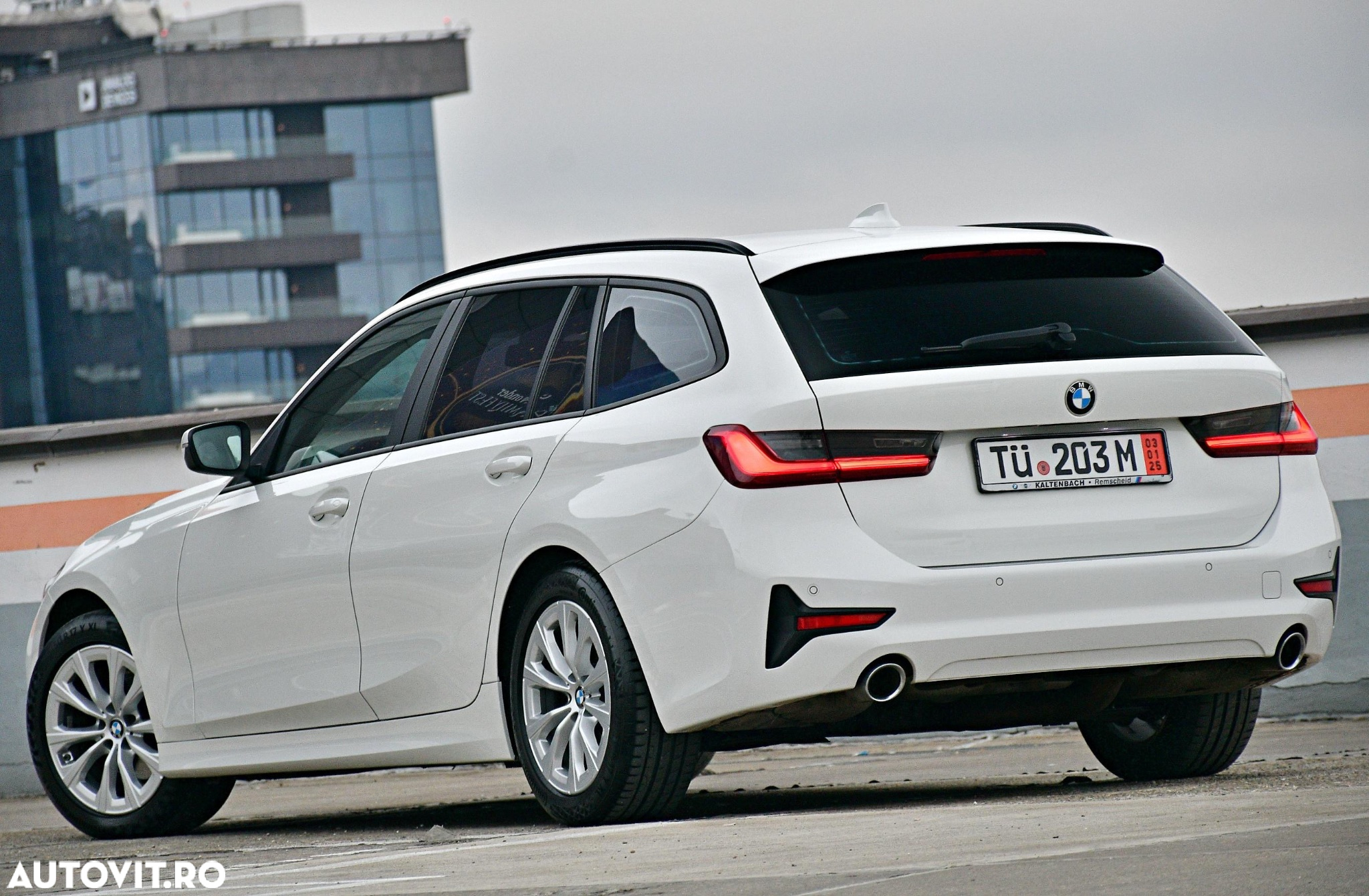BMW Seria 3 320d Touring Aut. Sport Line - 27