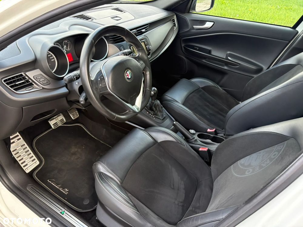 Alfa Romeo Giulietta 1750 TBi QV TCT - 9
