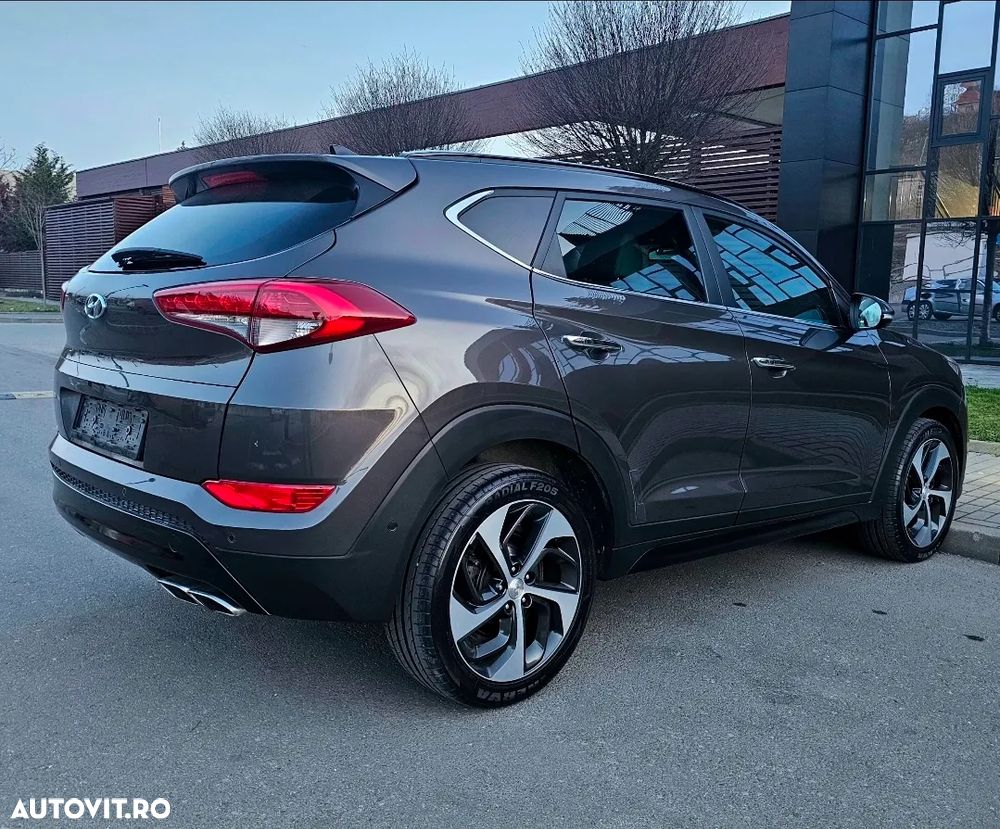 Hyundai Tucson 2.0 CRDI 4WD Automatik Premium - 27