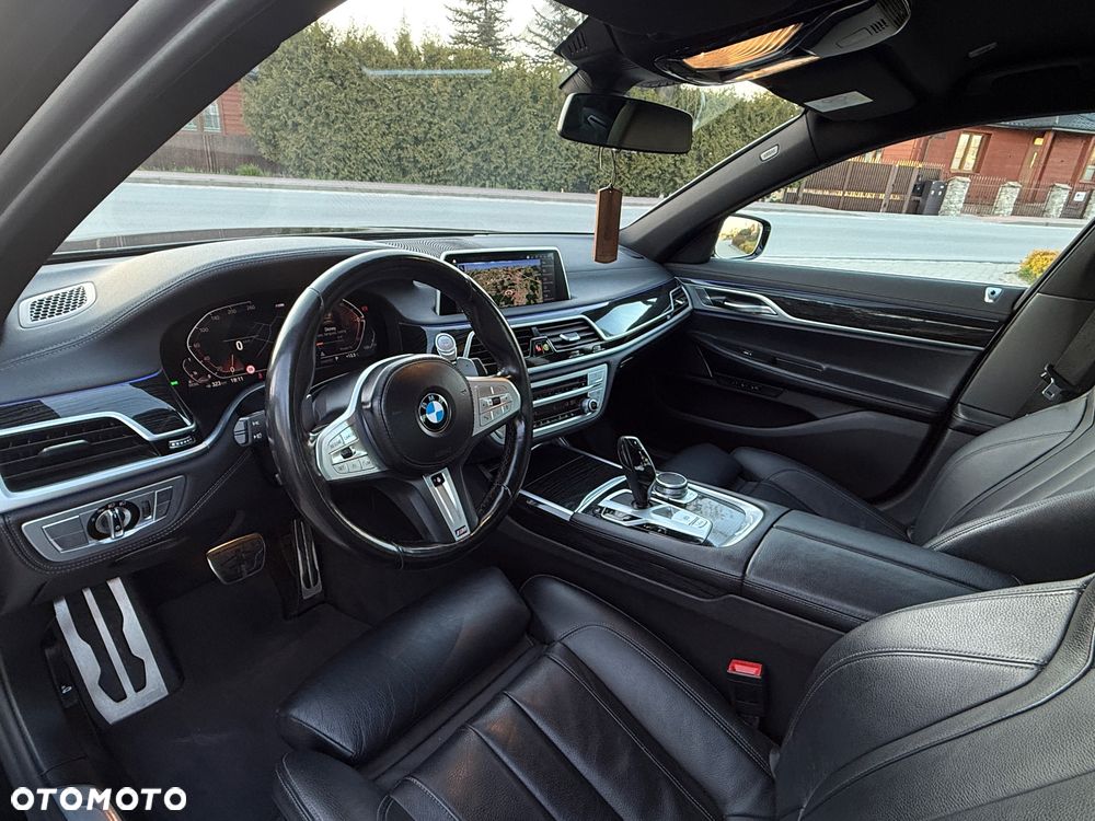 BMW Seria 7 730d xDrive mHEV - 15