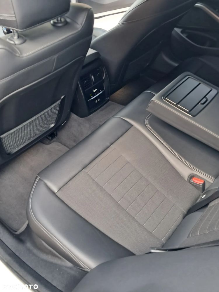 BMW Seria 3 318d Edition Luxury Line Purity - 28