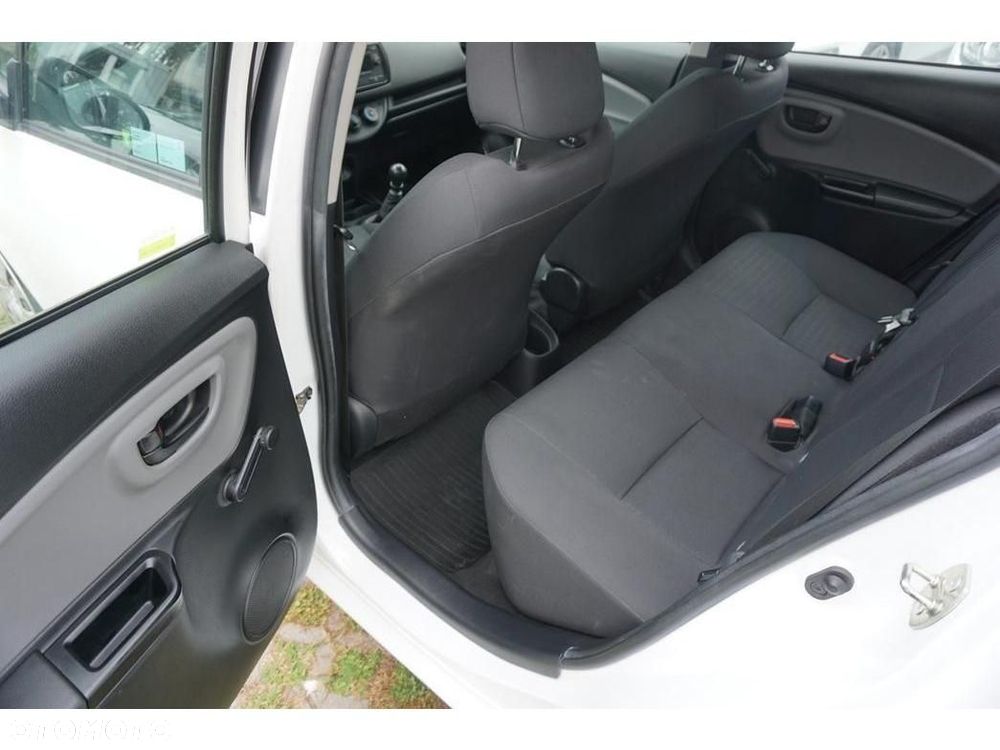 Toyota Yaris - 22