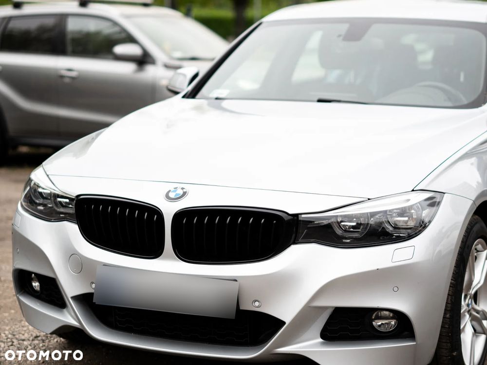 BMW 3GT 330i xDrive M Sport - 3