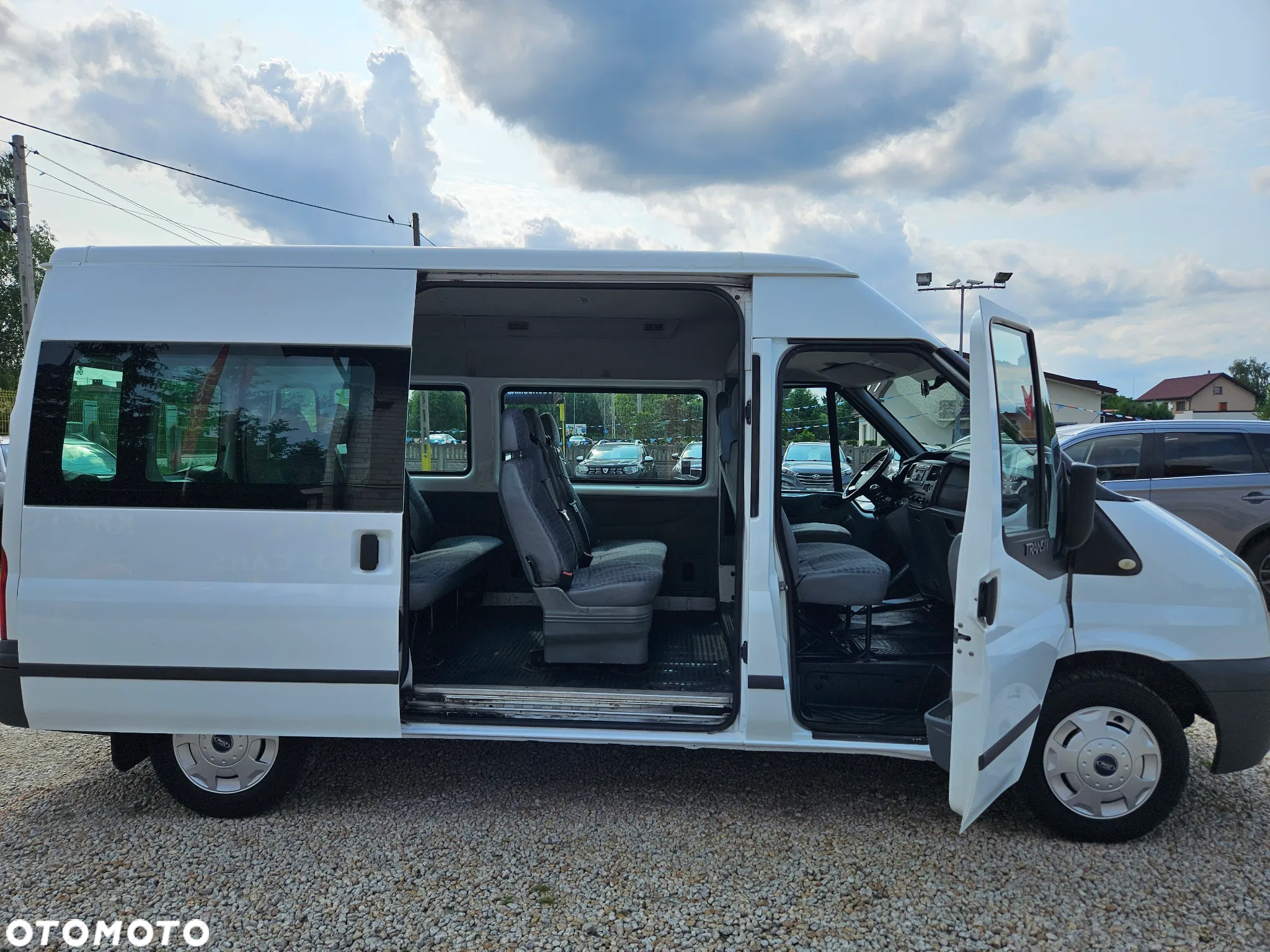 Ford Transit FT 350L Trend - 21