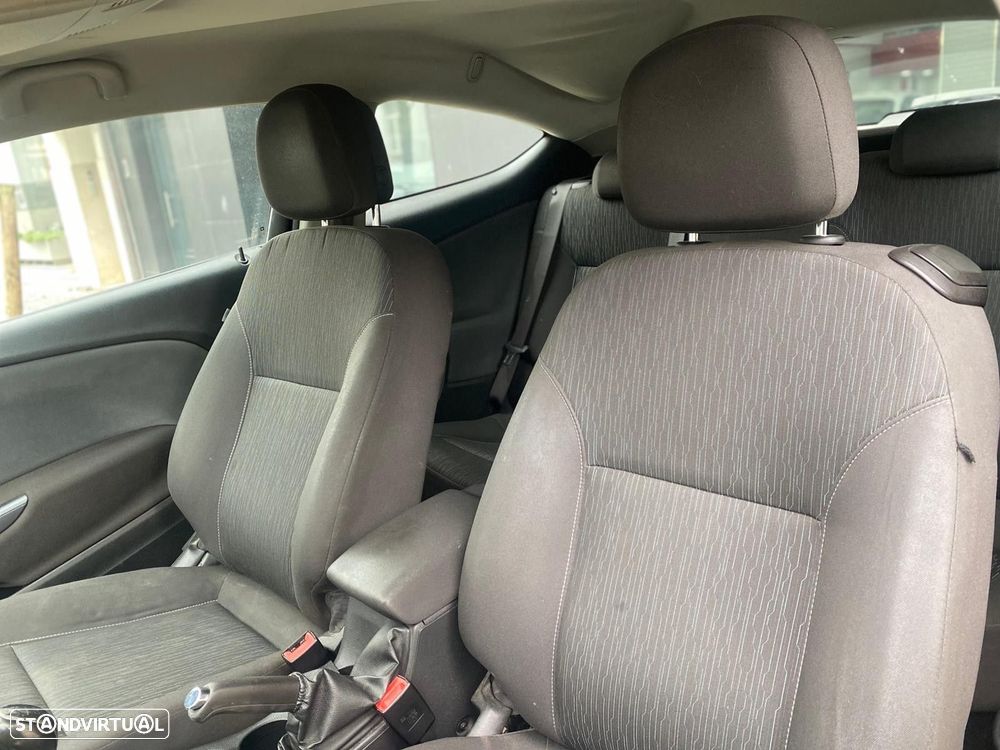 Opel Astra GTC 1.7 CDTI DPF - 12