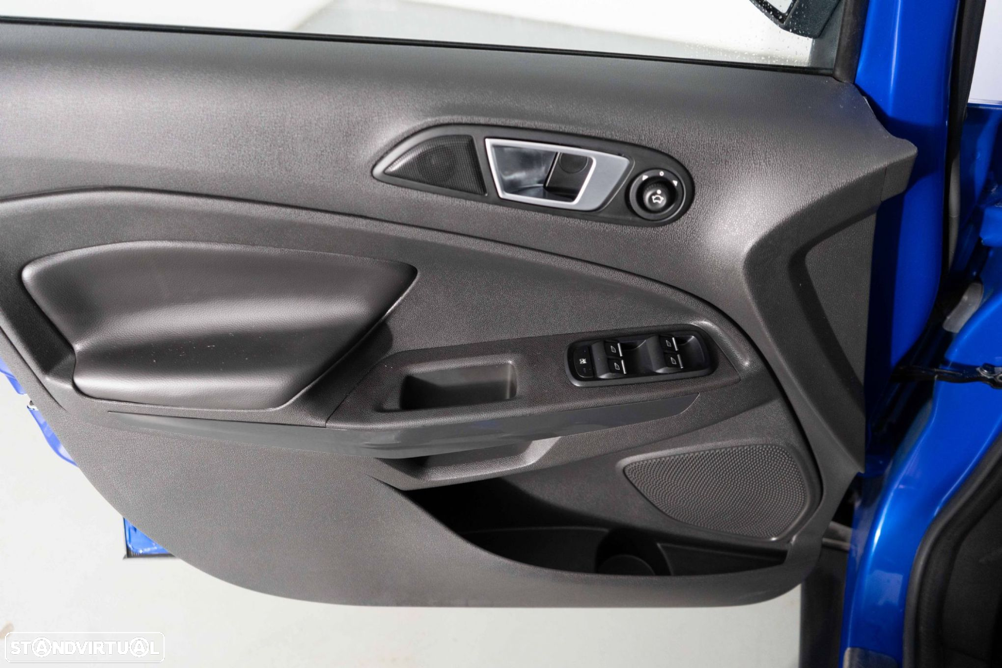 Ford EcoSport 1.0 EcoBoost Titanium - 17