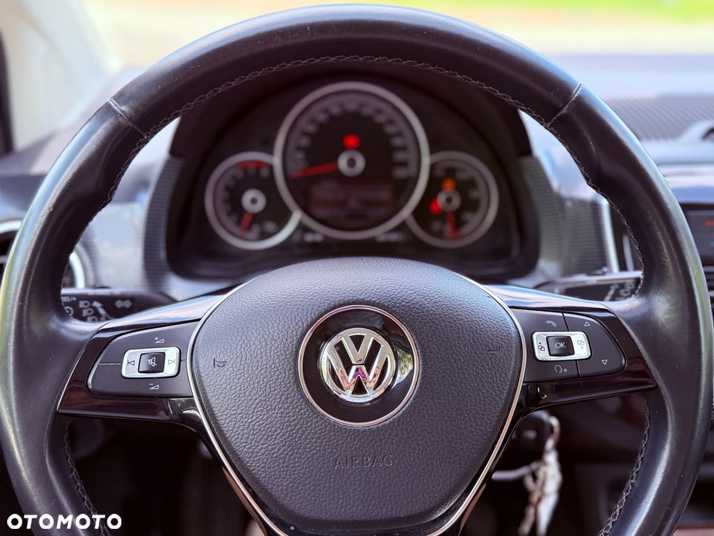 Volkswagen up! - 16