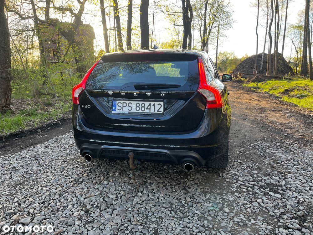 Volvo V60 D3 R-Design - 13