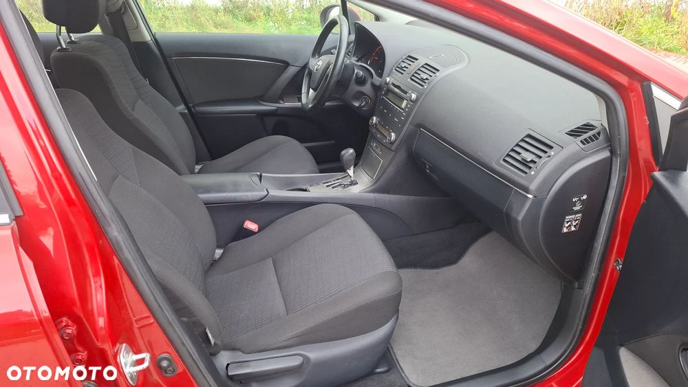 Toyota Avensis 1.8 Premium MS - 11