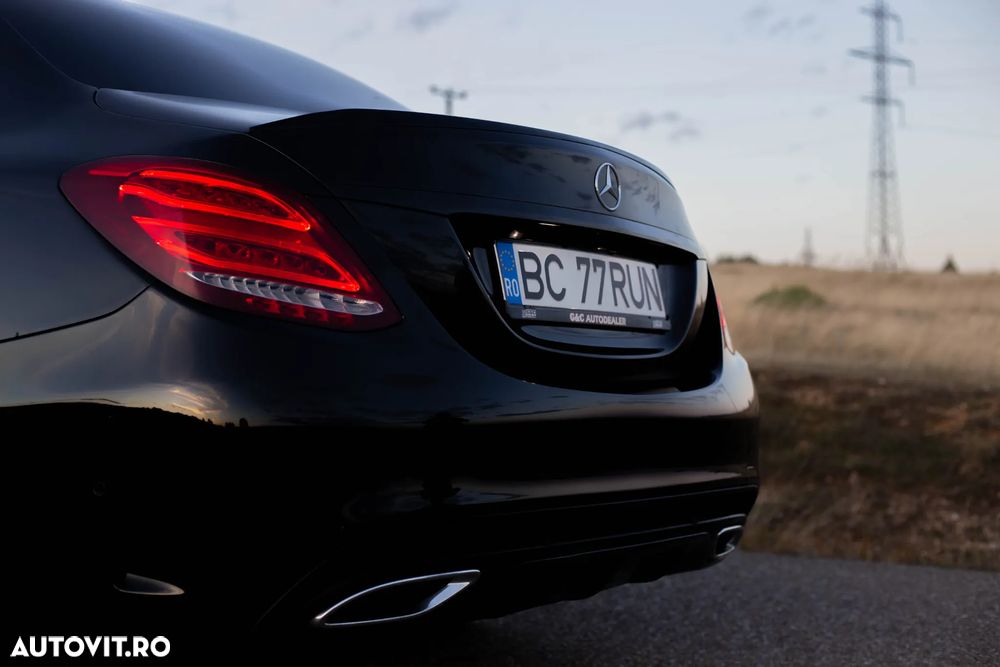 Mercedes-Benz C 220 d 4Matic 9G-TRONIC AMG Line - 11