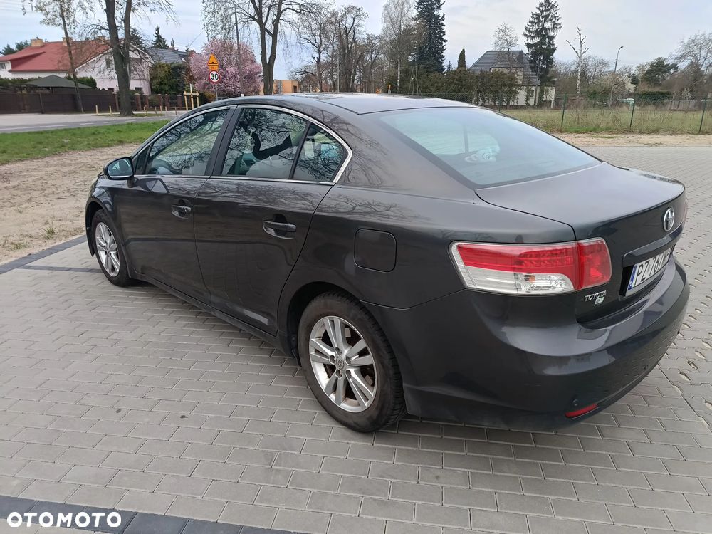 Toyota Avensis - 9