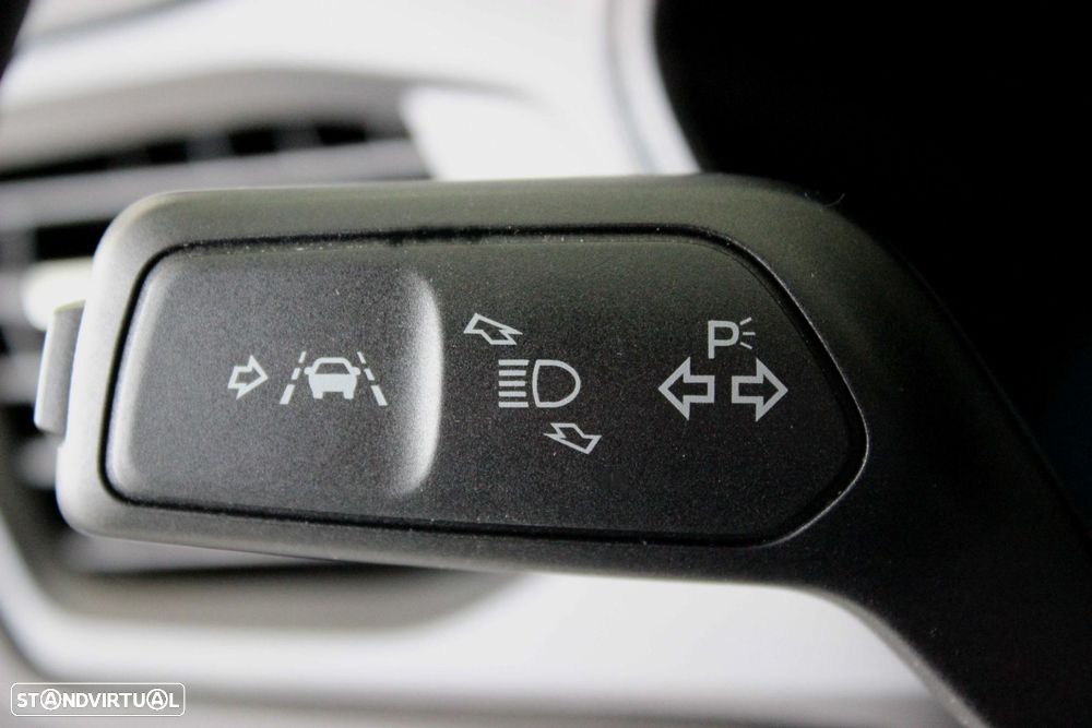 Ford Focus 1.0 EcoBoost MHEV ST-Line - 17