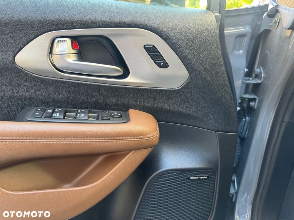 Chrysler Pacifica - 31