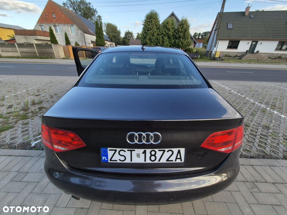 Audi A4 Limousine - 3