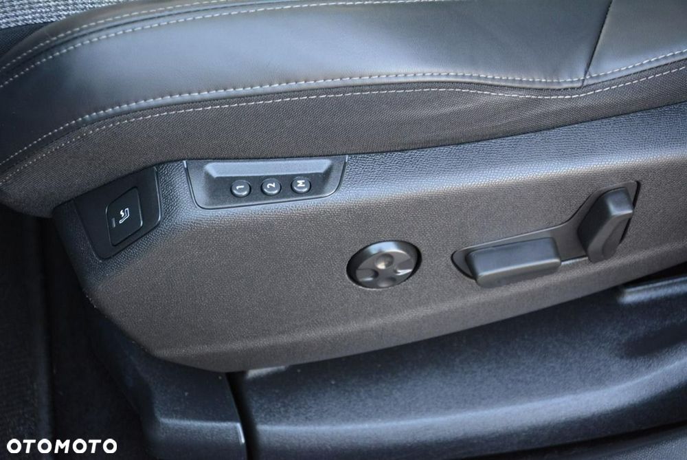 Peugeot 5008 THP 165 EAT6 Stop & Start Allure - 23