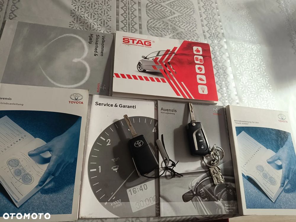 Toyota Avensis - 10