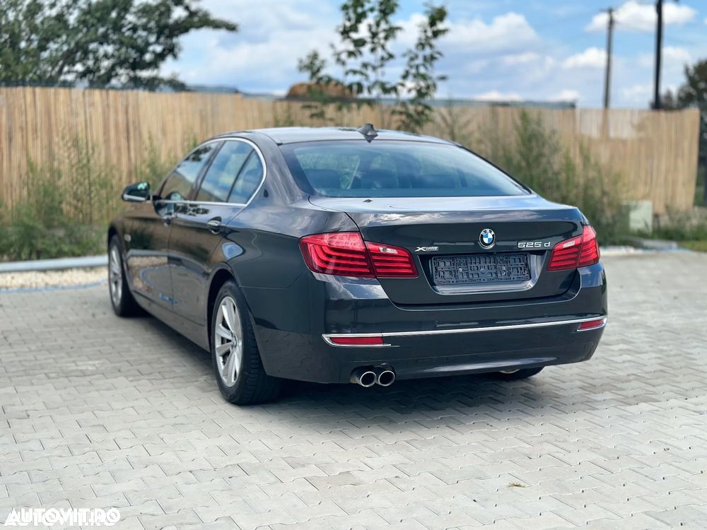 BMW Seria 5 525d xDrive AT - 7
